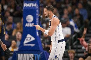 佛光普照！克莱定点+转换连续飚进2记三分 助队逆转比分